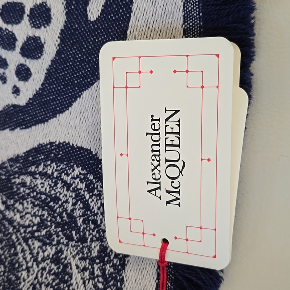 Alexander McQueen scarf - Picture 2 of 5